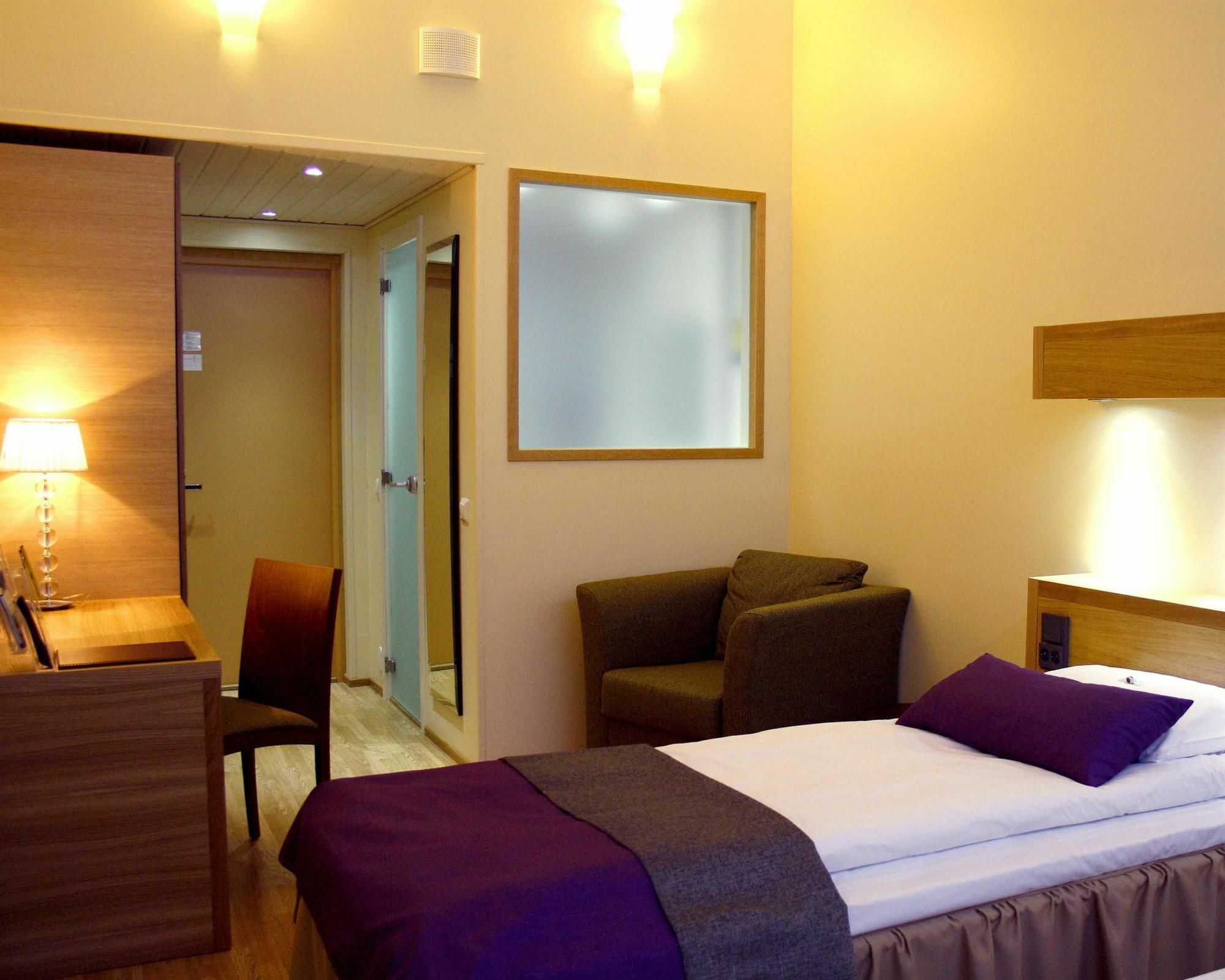 ซาแมนต์ตา โฮเทล แอนด์ เรสเตอรองต์ Hotel Haukipudas ภายนอก รูปภาพ